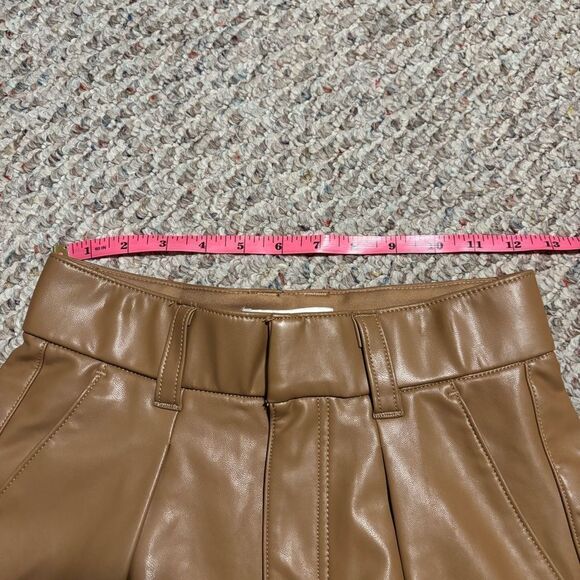 Abercrombie & Fitch 90's Tailored Vegan Leather 6" Shorts - Caramel- Size XS - Picture 7 of 9